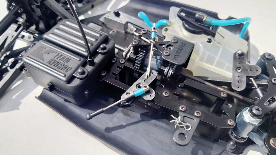 美品！京商 Inferno Neo 1/8GPシャーシ 3Pクラッチ一式付