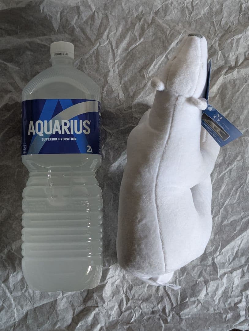 新品オルセー美術館のポンポン　シロクマ　ぬいぐるみ　グッズ　後ろ姿もかわいい