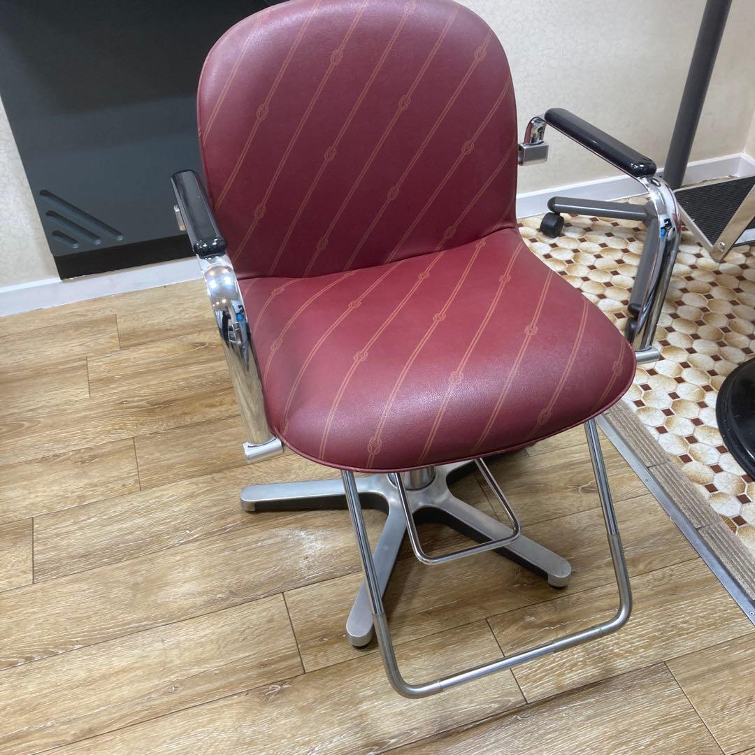 赤色ストライプデザインアームチェア