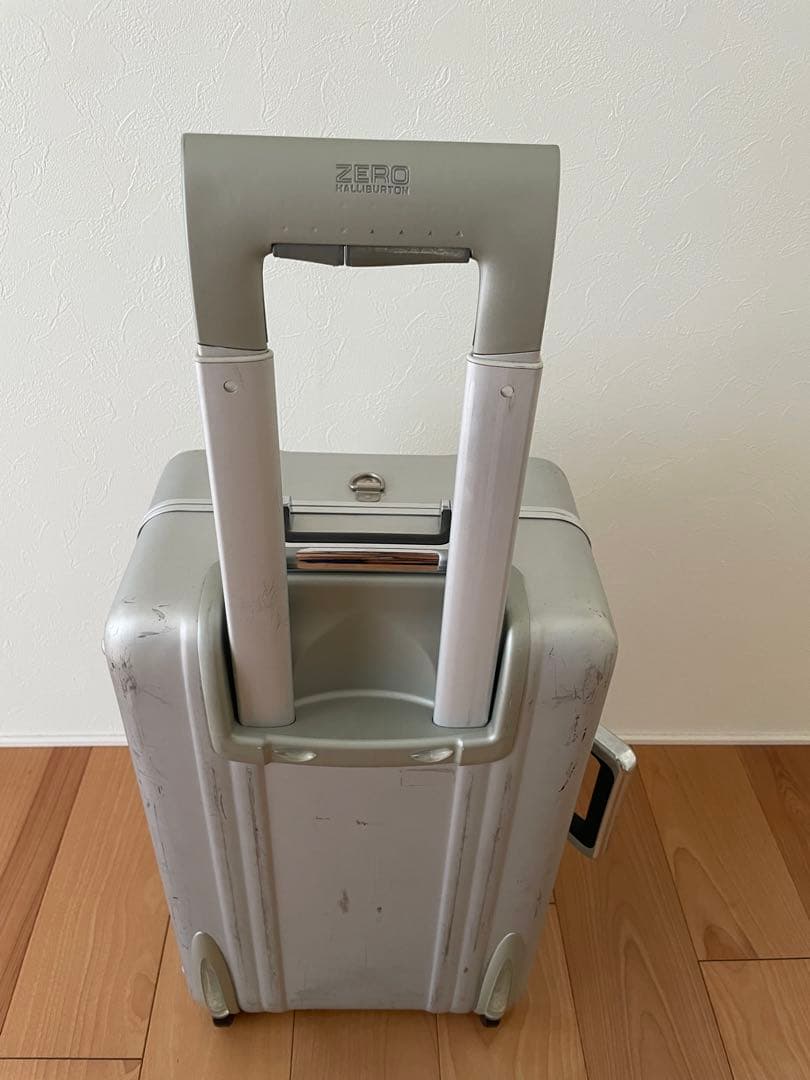 ゼロハリバートン　キャリーケース　2輪 TSAロック付き　車輪交換済