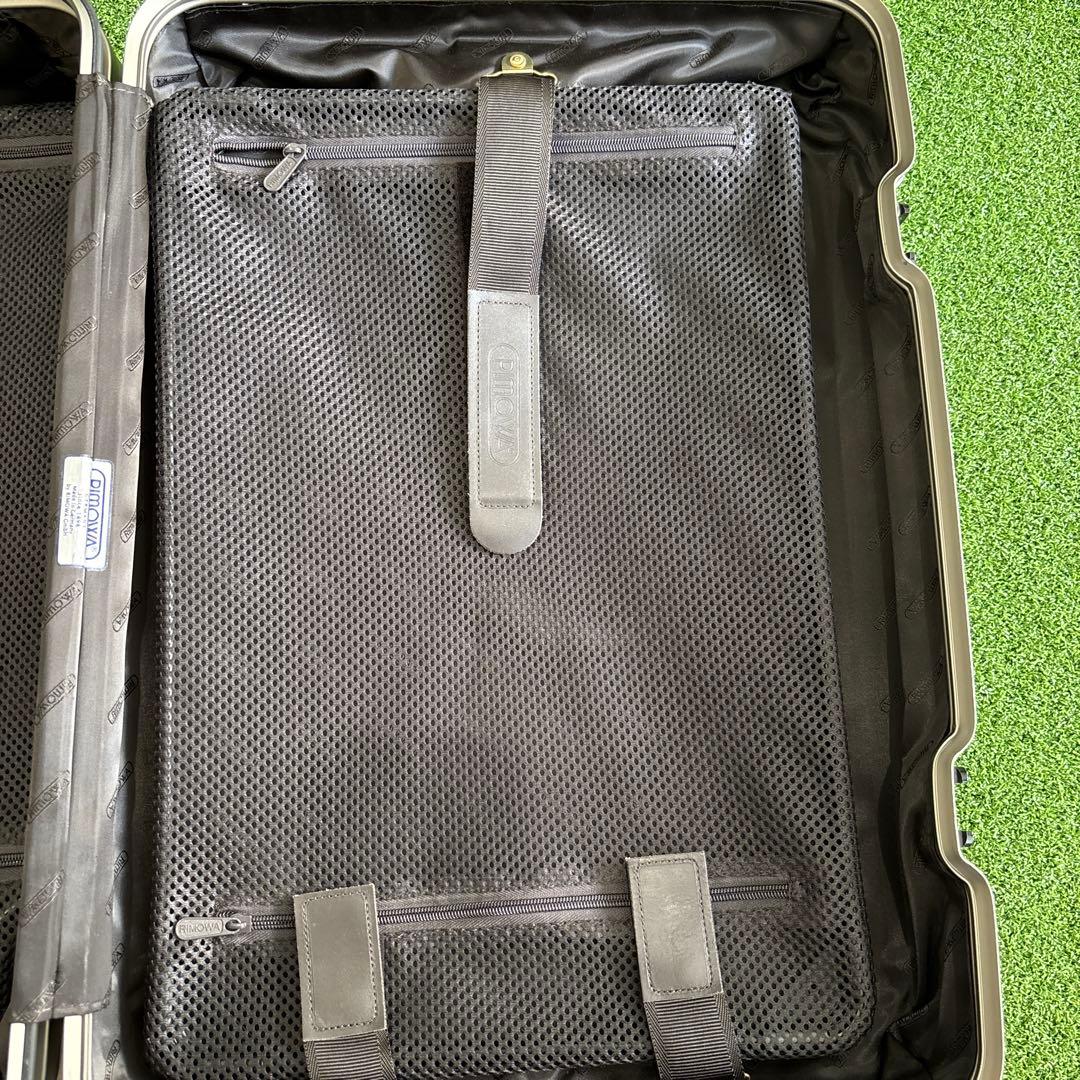 リモワ トパーズチタニウム（2輪）機内持ち込み35L