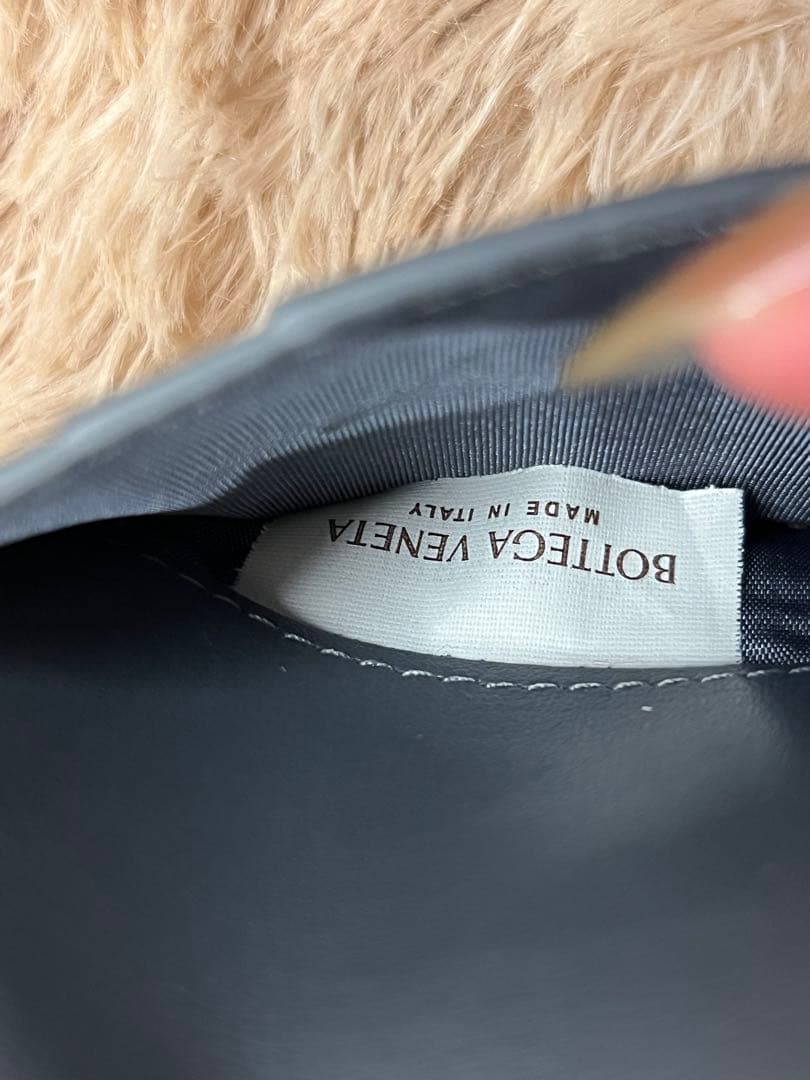 ボッテガヴェネタ　二つ折り財布