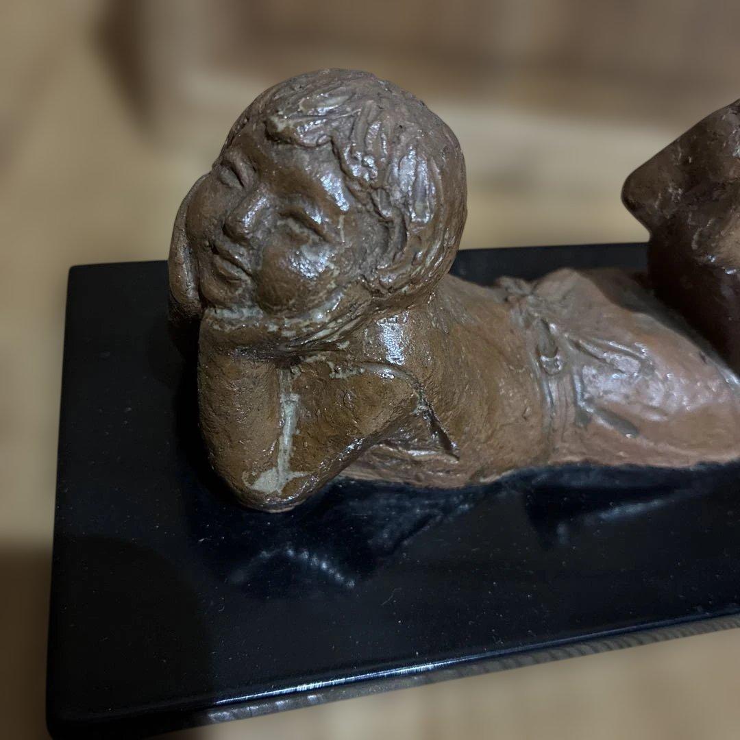 彫刻家 上條俊介作 ブロンズ製　ものぐさ太 郎像 漆板