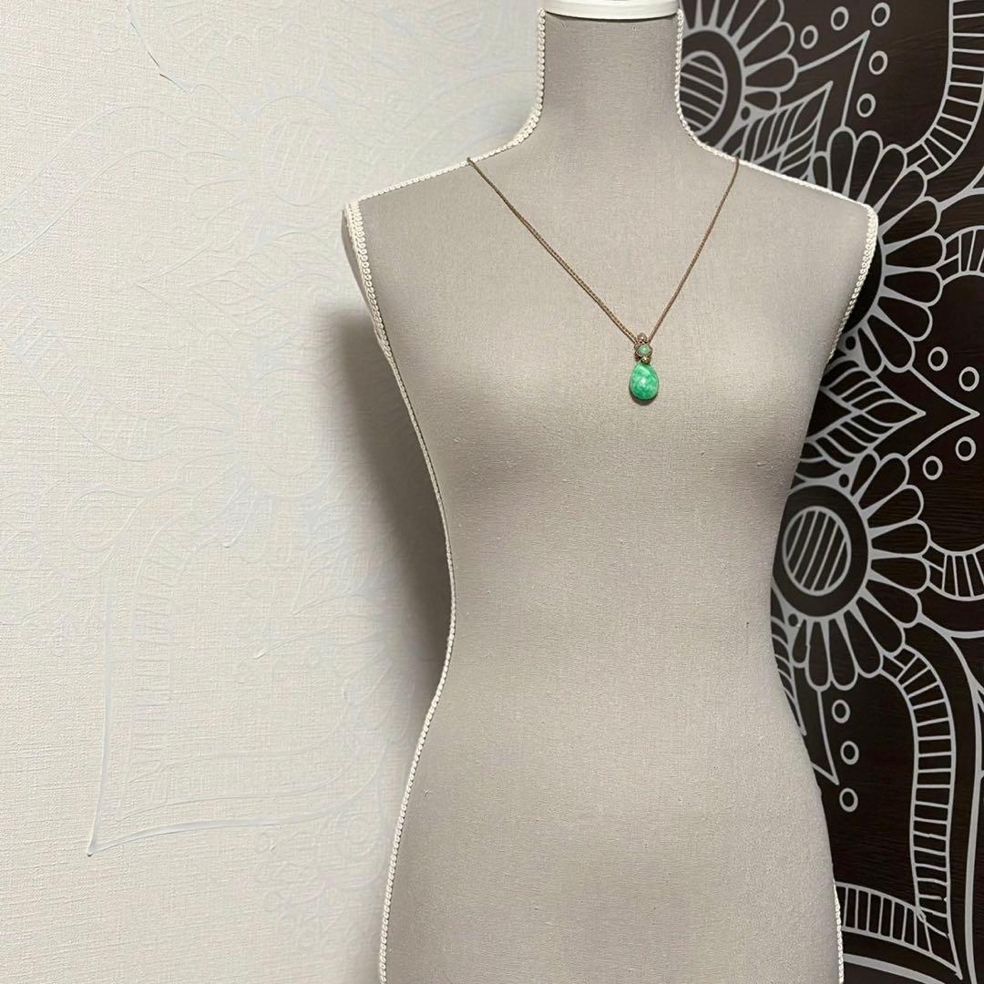 『緑癒』エメラルドのマクラメペンダントネックレス