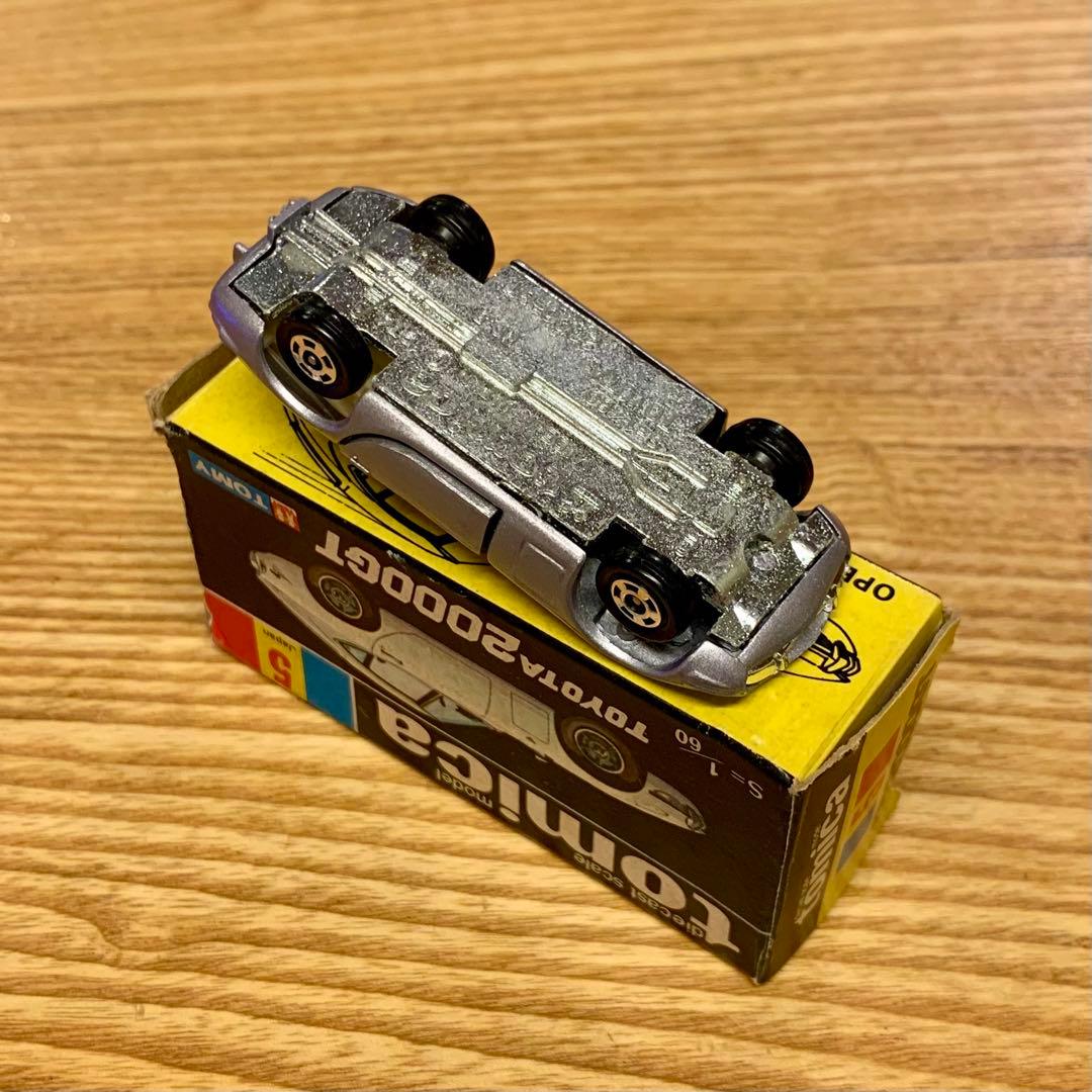 トミカ トヨタ TOYOTA 2000GT ちょっと待ってね ♪