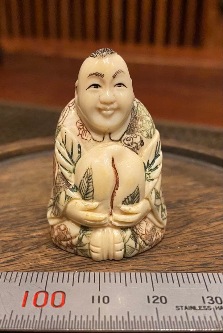 根付　唐子と桃　吉祥彫刻　細密細工　天然素材　ヴィンテージ　レア 台湾茶器