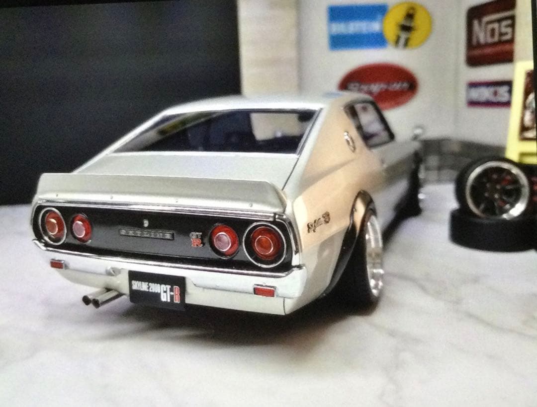 オートアート1/18 スカイラインGTーR シルバー　シャツおまけ付き