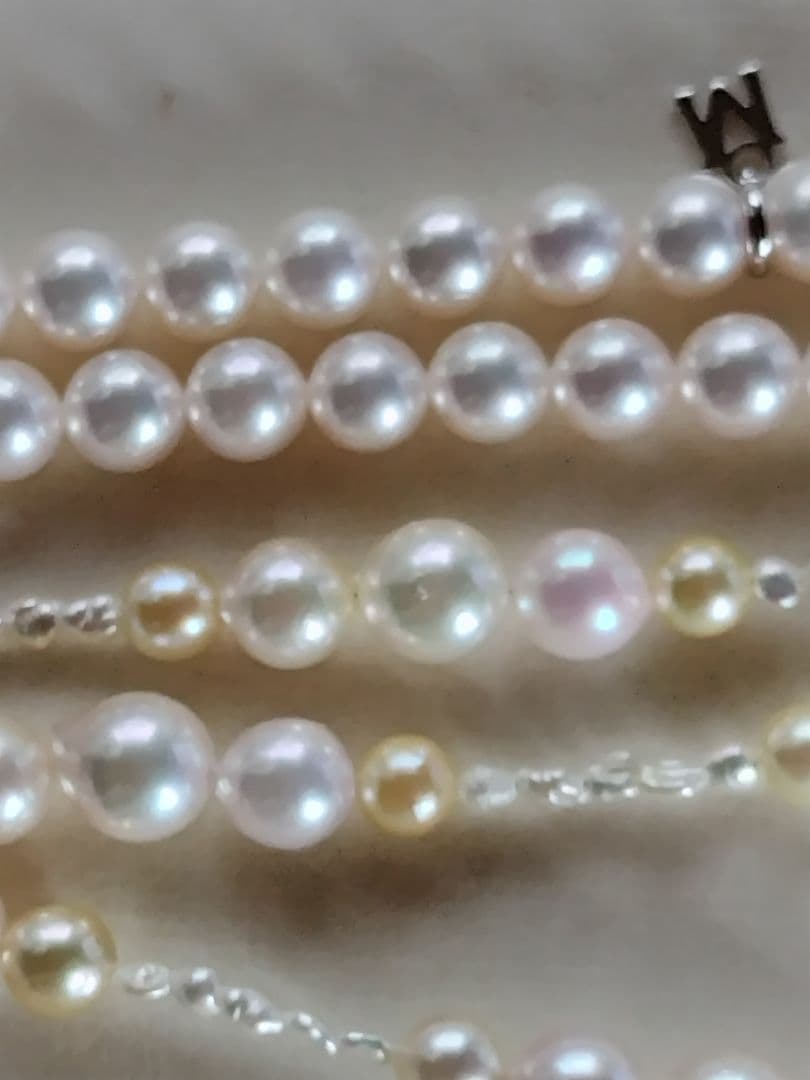 3種類のアコヤ真珠と、あこや芥子パールの、セミロングネックレス