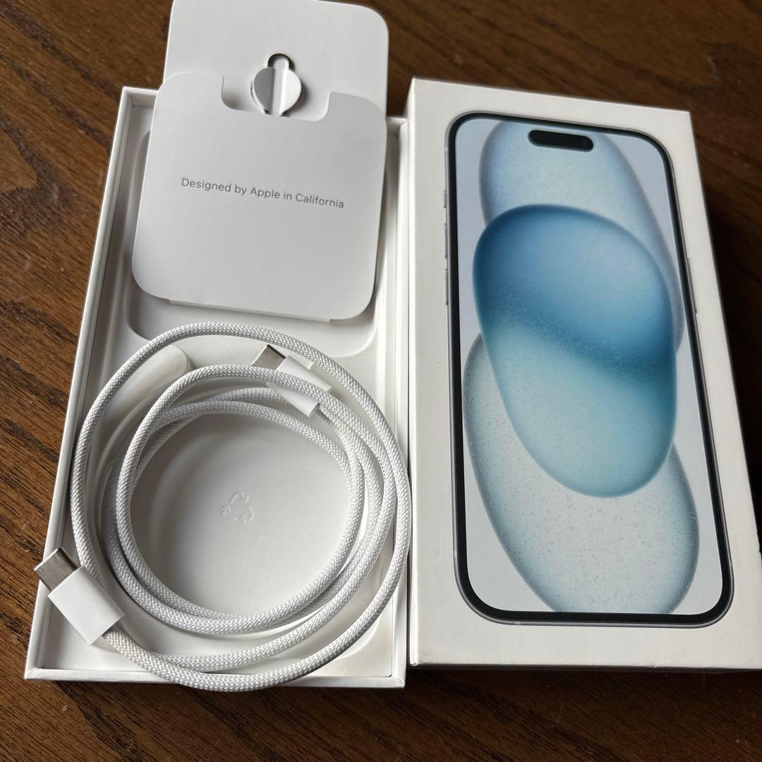 Apple iPhone 15 青色 本体 クリアケース付き