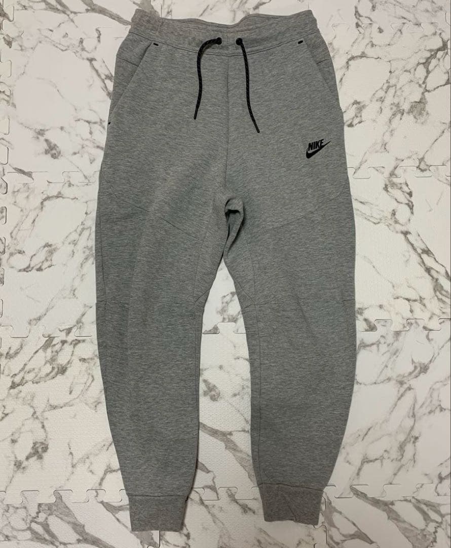 NIKE テックフリース グレー 黒タグ