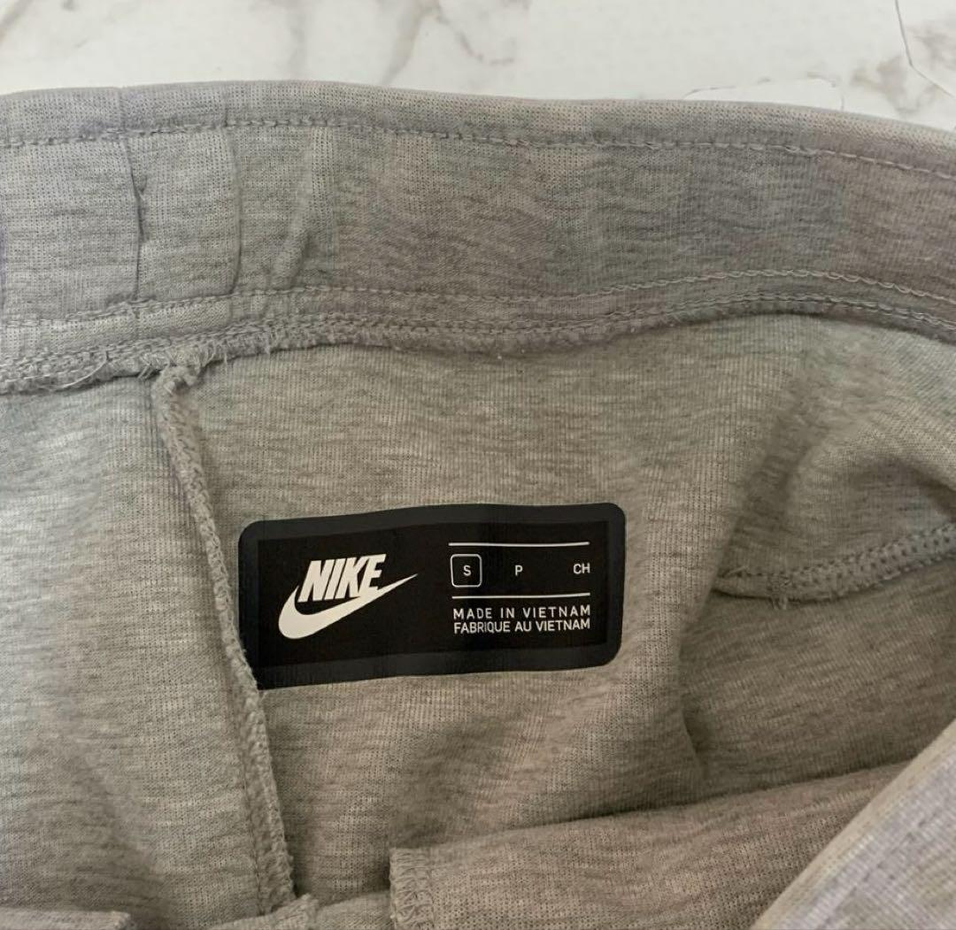 NIKE テックフリース グレー 黒タグ