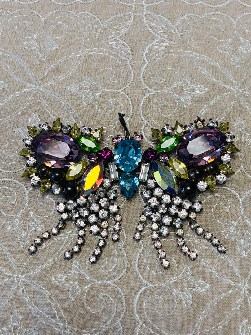 CHRISTIAN LACROIX 蝶モチーフ ブローチ