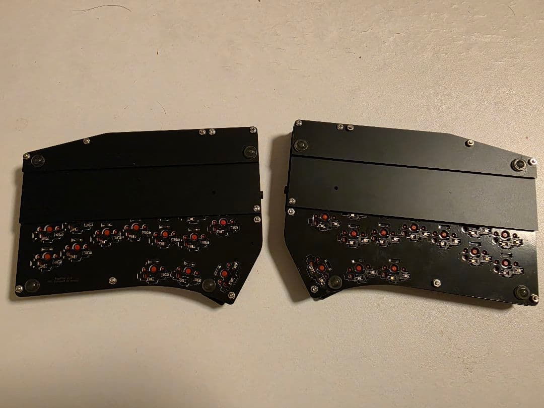 分割キーボード　ErgoFine ロープロファイル 狭ピッチ