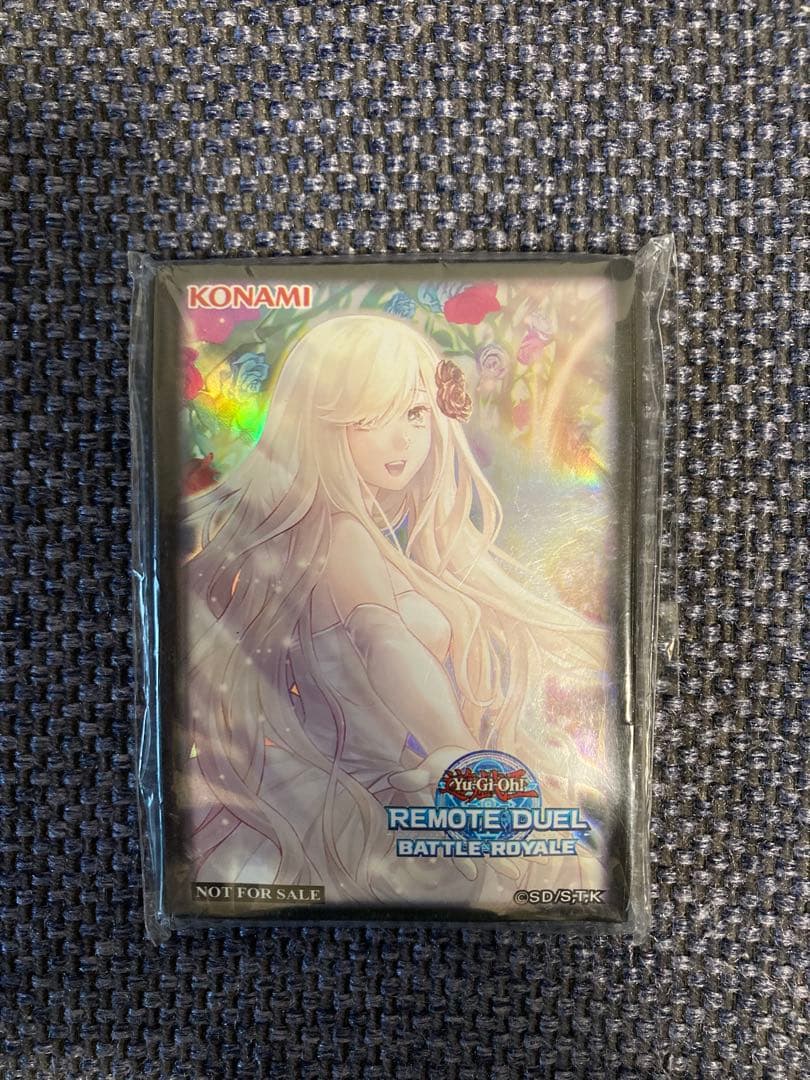 遊戯王　アジア版 スリーブ　ガーデン・ローズ・フローラ 35枚未開封