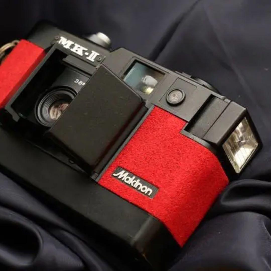 Makinon MK-II マキナ 奇抜デザイン 観音開き 赤ビロード #147