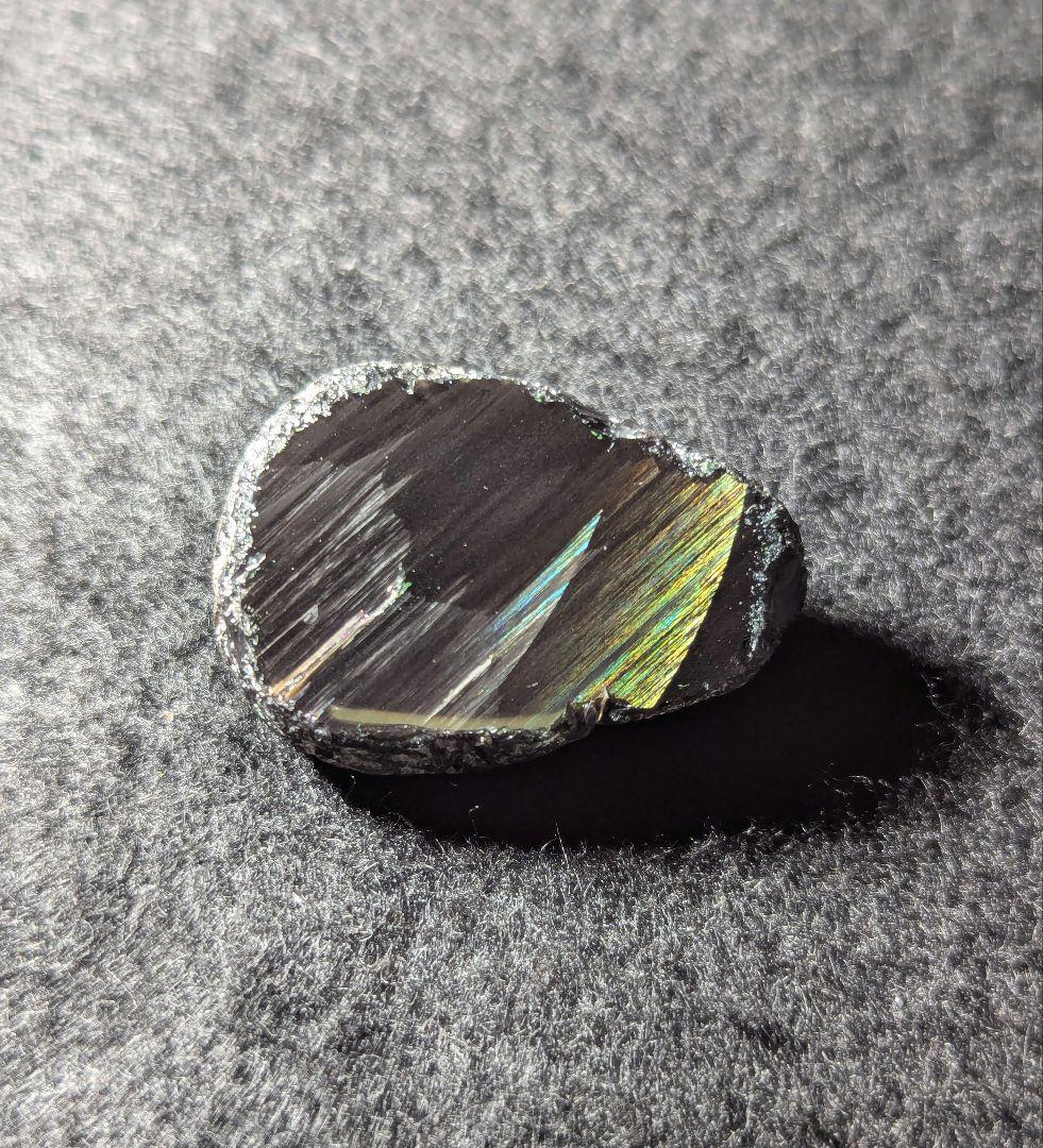 ※特級品【研磨品】十勝石玲瓏　北海道産レインボーオブシディアン　十勝石　玲瓏石