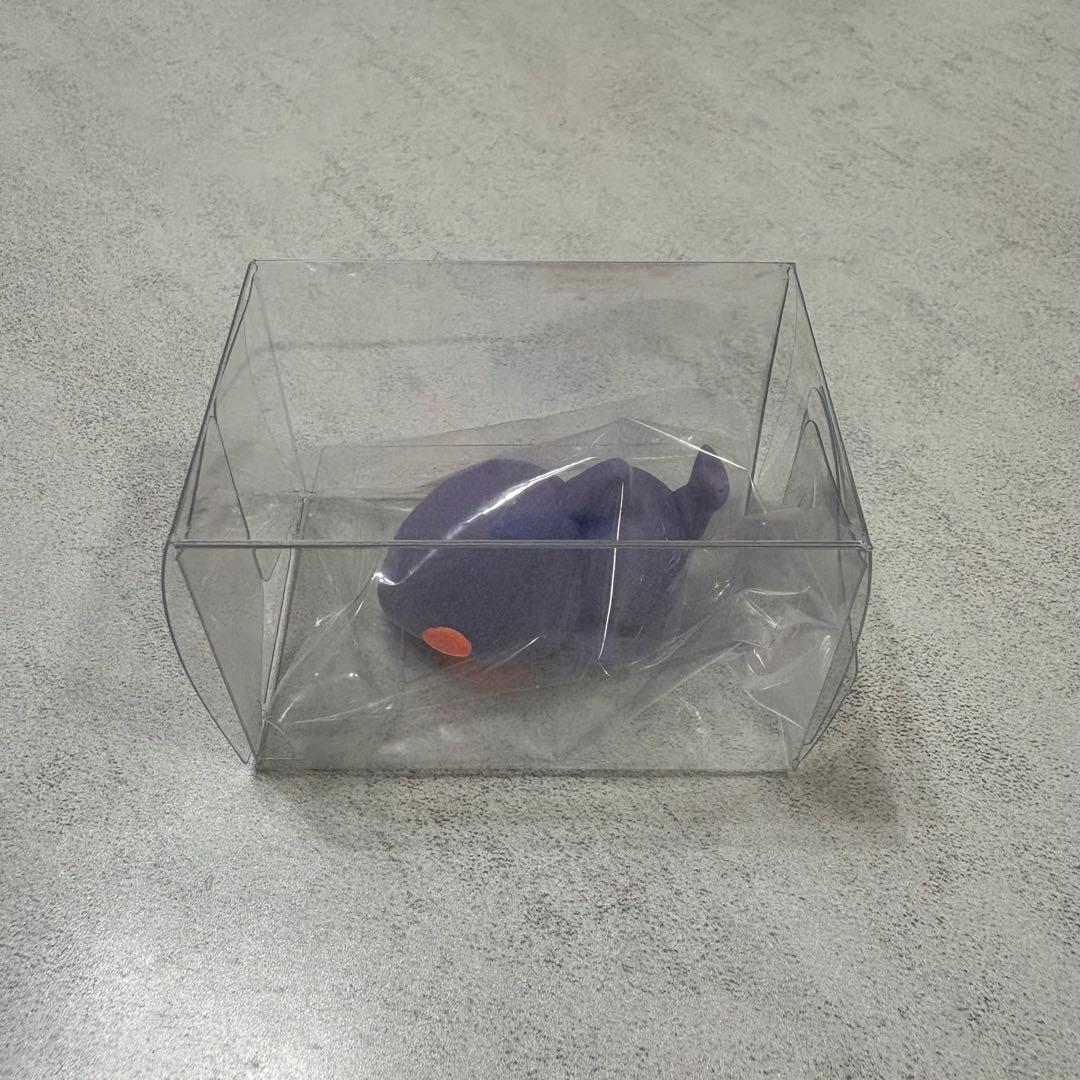 もにまるず　ビビッドカラー　サメ