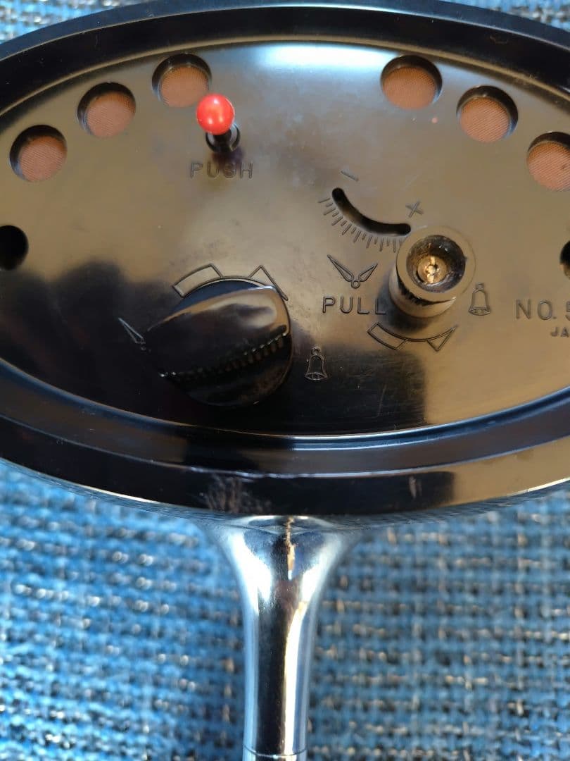 CITIZEN　スペースエイジデザイン置き時計