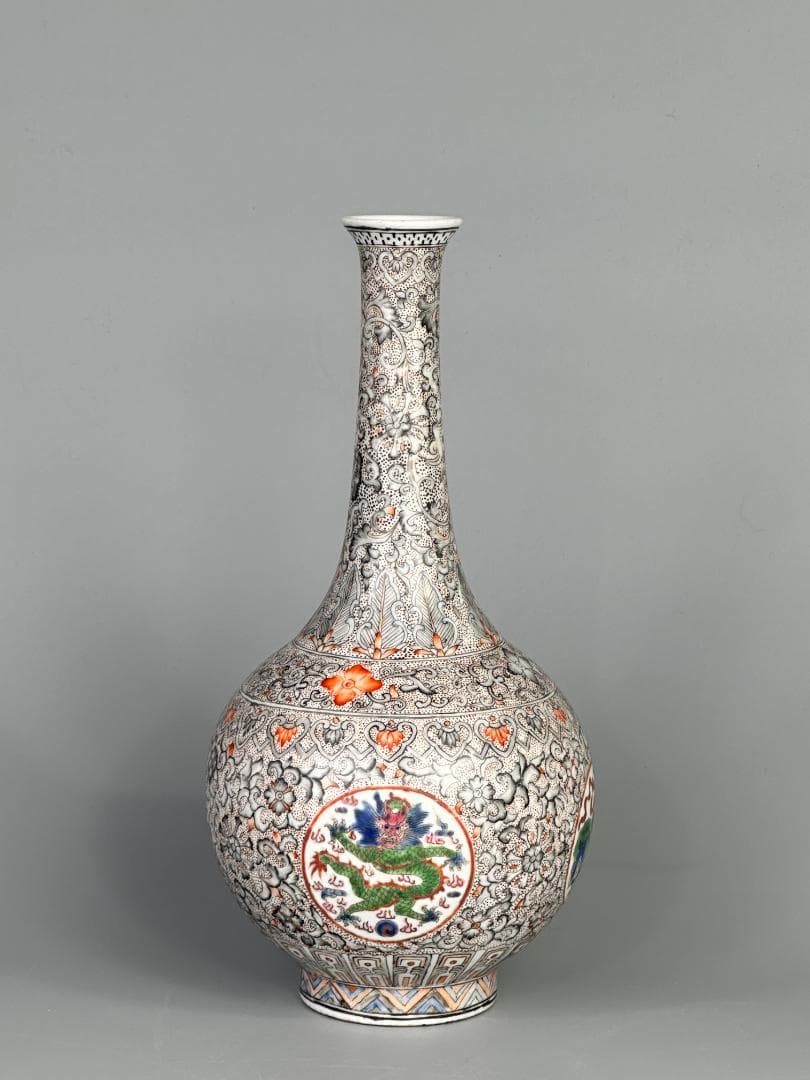 中国美術　 清朝　清時代　大清乾隆年製款　墨彩粉彩龍紋花瓶　華道具　唐物　古物