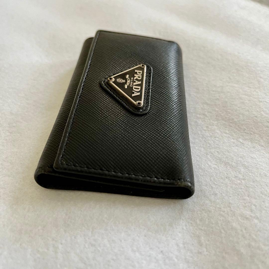 美品 プラダ PRADA 黒 レザー キーケース ブラック