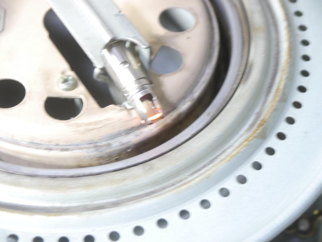 2013 ホワイト 石油ストーブ 安全ガード付き