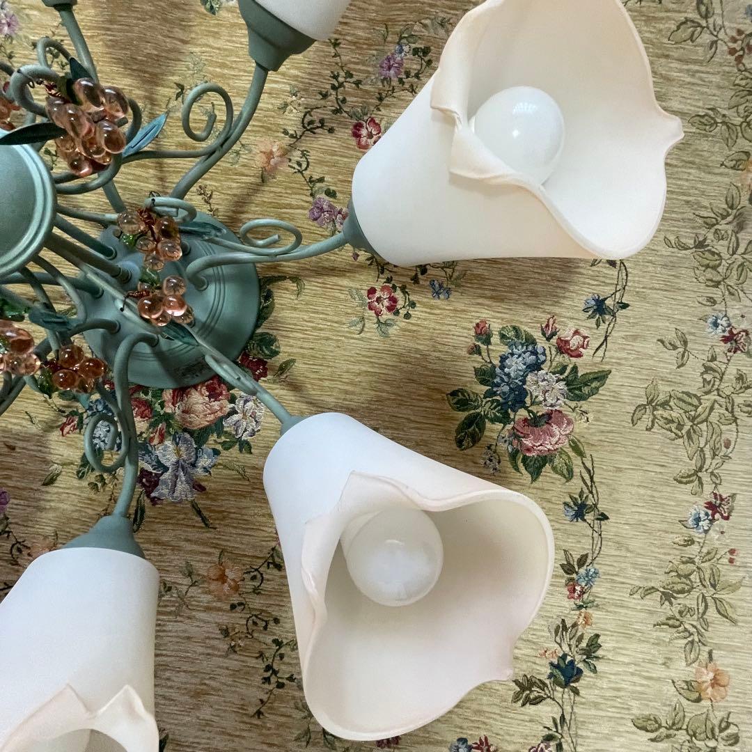 KOIZUMI LEDシャンデリア ピンク　姫部屋インテリア　ガラス細工 8灯