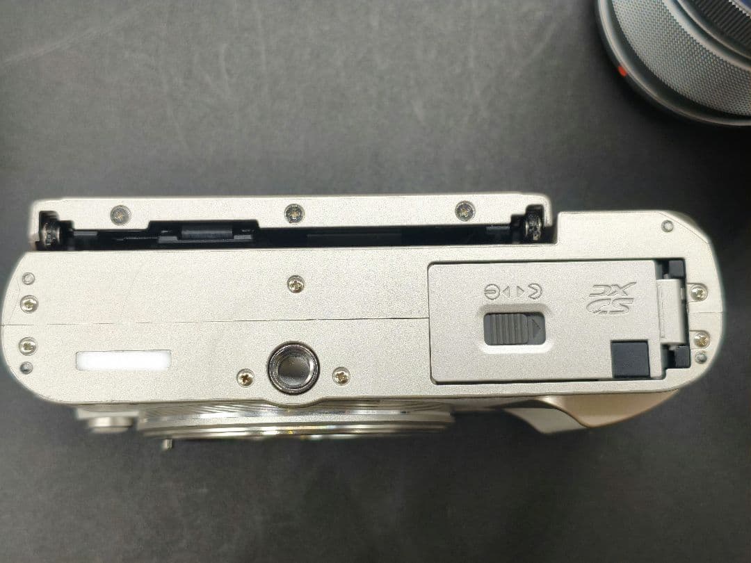 OLYMPUS PEN E-PL10 ホワイト　ダブルズームキット