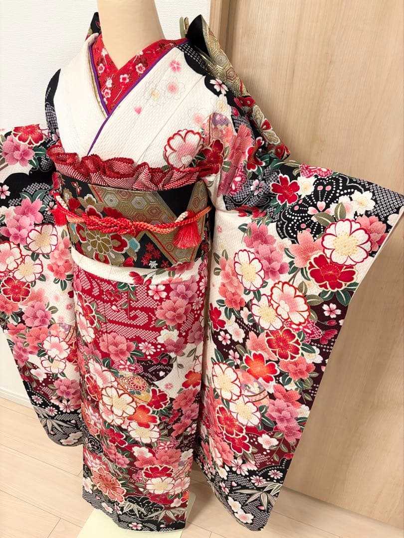 振袖セット 絞り風 白 赤 黒 花柄 MH2512143