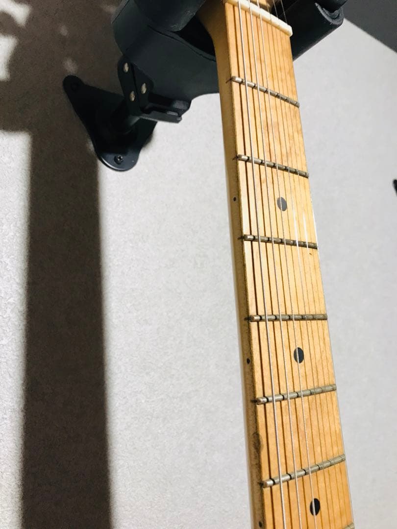 値下げ‼️超レア‼️ブラックのSquier ストラトキャスター ハローキティデザイン