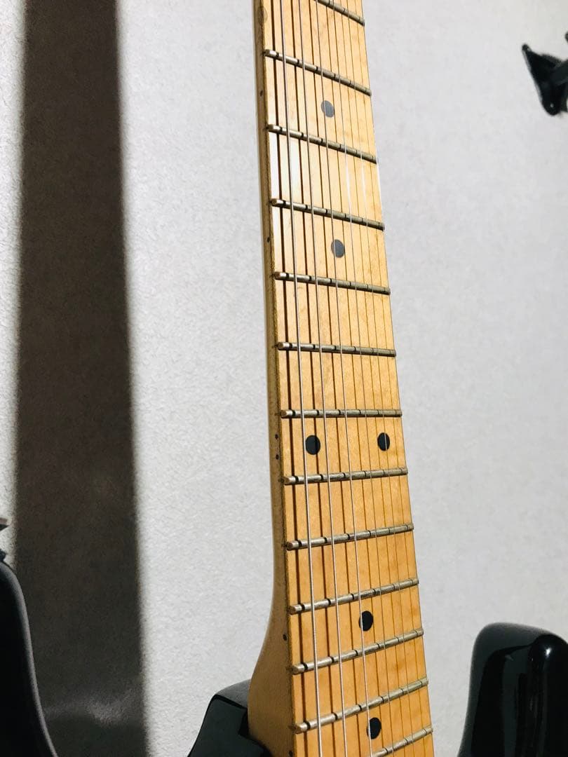 値下げ‼️超レア‼️ブラックのSquier ストラトキャスター ハローキティデザイン