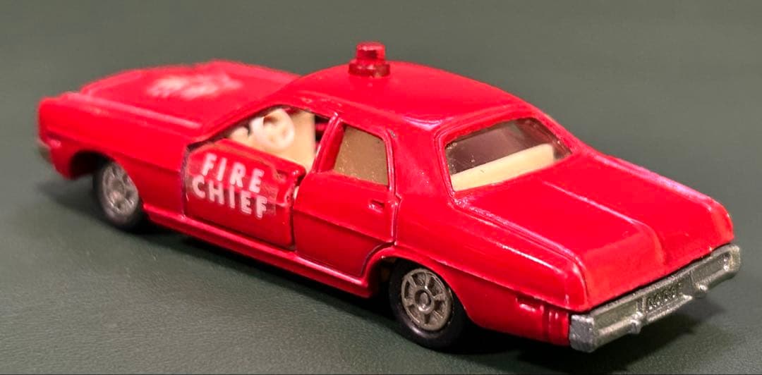 トミカ ダッジ コロネットカスタム ファイヤーチーフカー