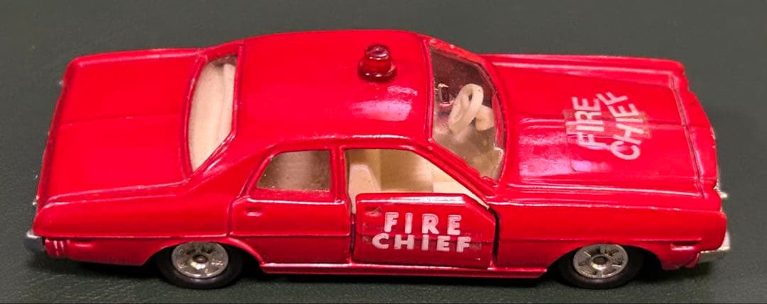 トミカ ダッジ コロネットカスタム ファイヤーチーフカー