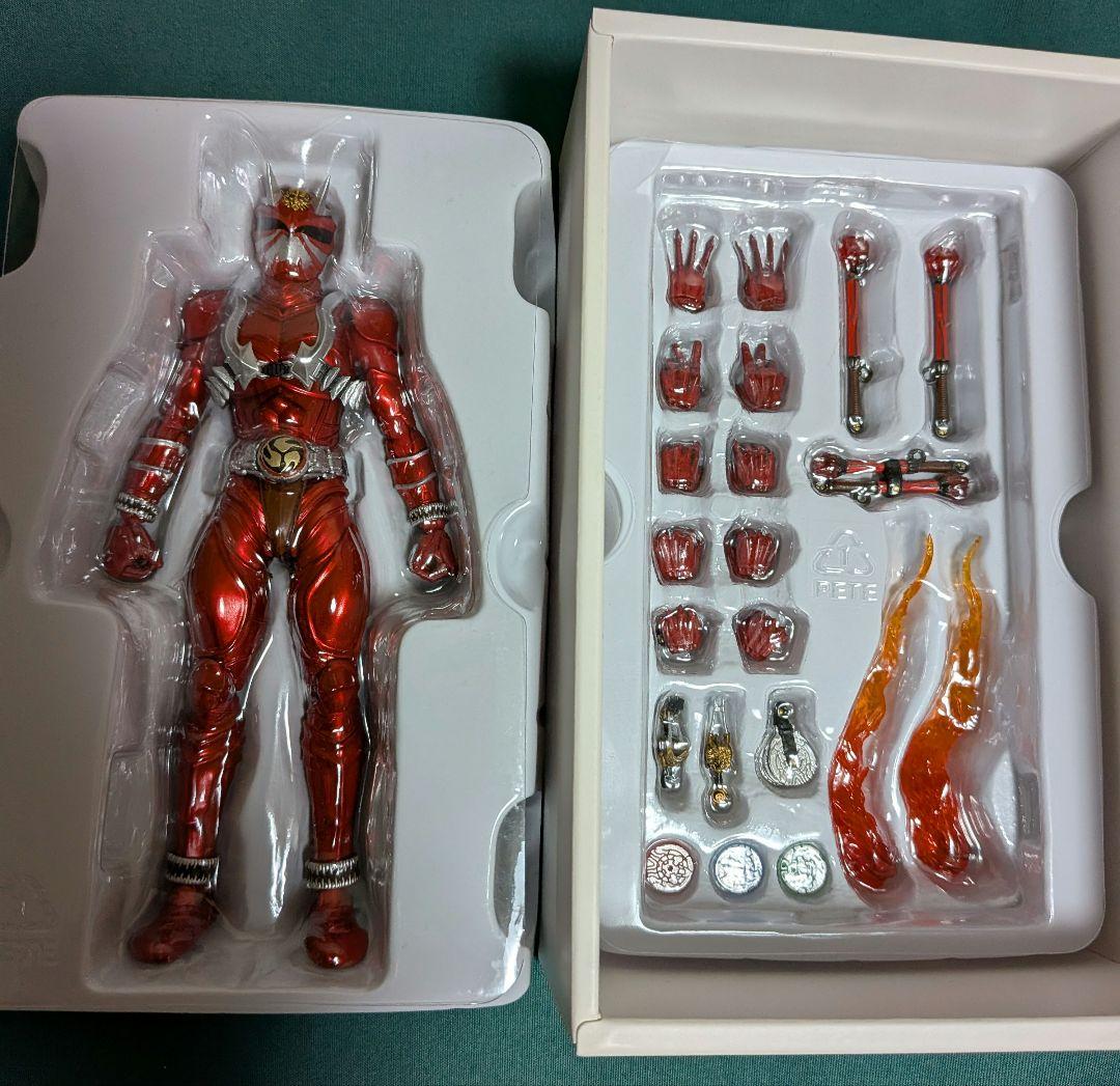 仮面ライダー響鬼 紅 真骨彫 ヒビキ フィギュアーツ 中古品