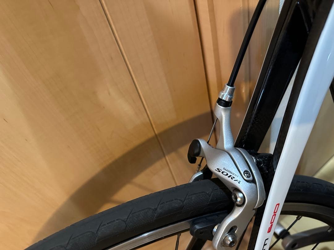 超美品　フルカーボン　ロードバイク　新品パーツ多数　エアロ