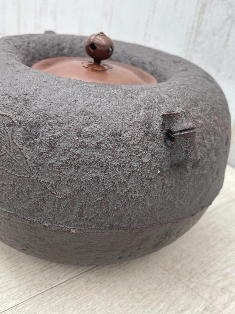新品 人間国宝 高橋敬典 柏茶釜 茶道具 共箱 鐶付き 炉釜 鉄釜 葉模様