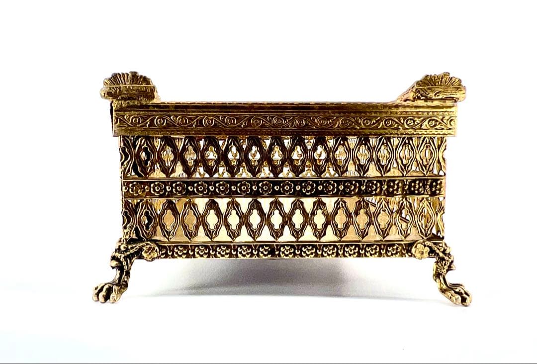 ヴィンテージ ビクトリア朝様式 ティッシュボックス（猫脚付き）