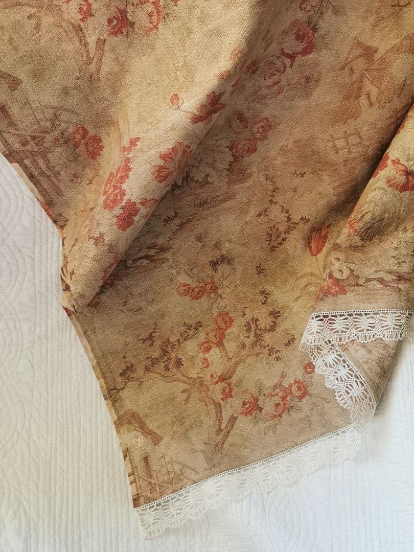 アンティークフランス トワルドジュイ 家と薔薇チューリップ ボビンレースカーテン