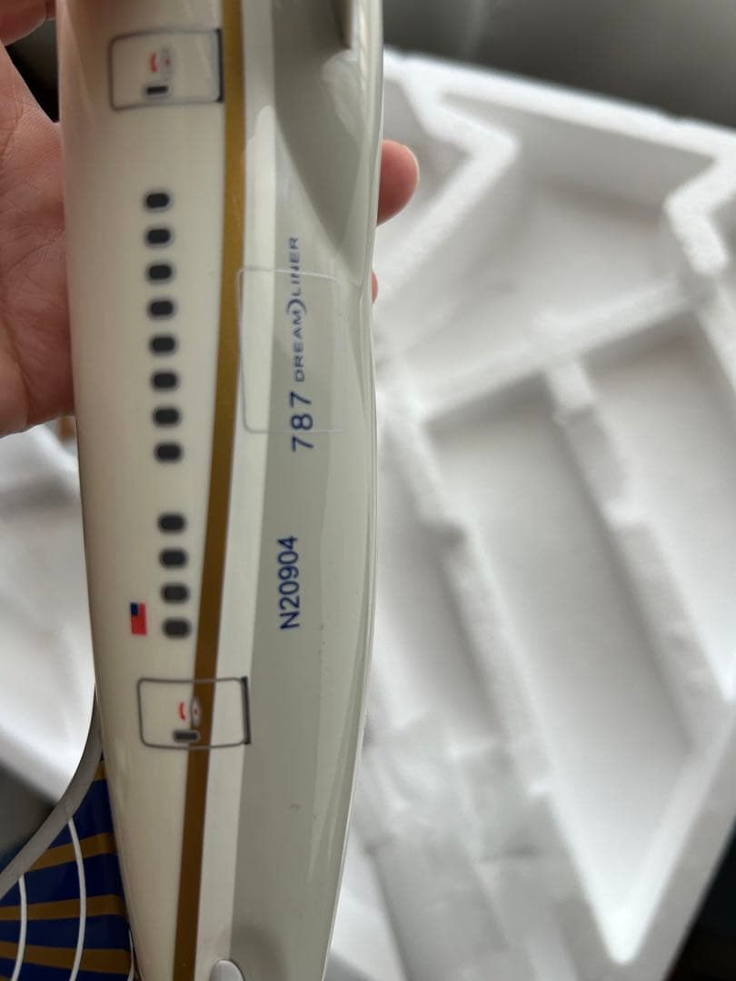 【新品】ユナイテッド航空 B787 (1:150) モデル