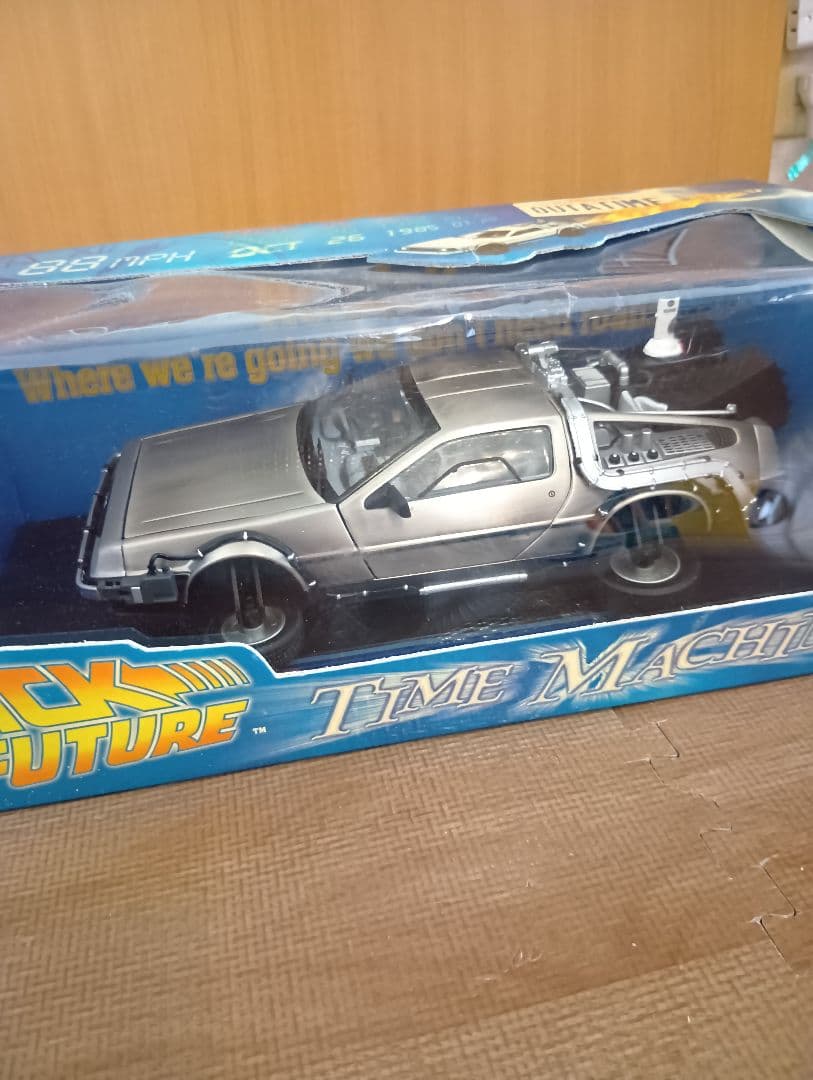 未開封　バックトゥザフューチャー　デロリアン　サンスター