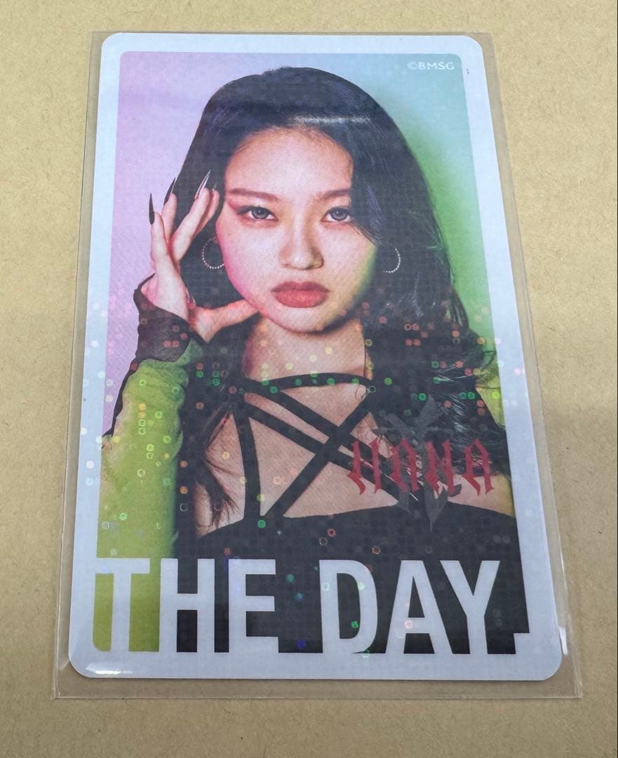 YURI HANA ホログラム トレカ 1枚