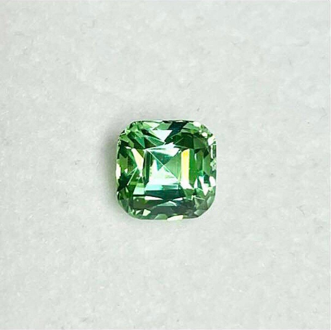 アフガニスタン産ミントグリーントルマリン 2.7ct ルース