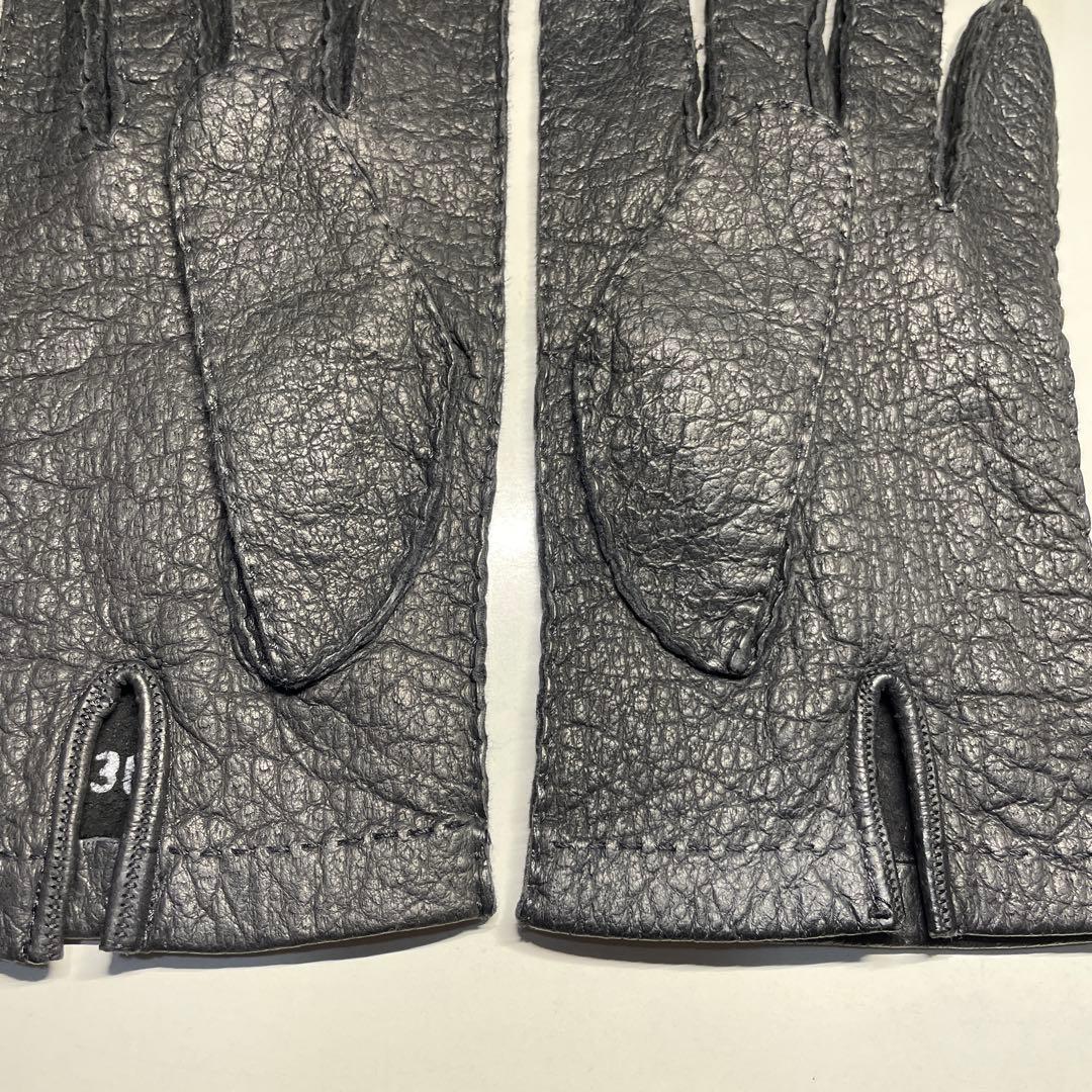 ペッカリー革 ブラック（黒色）ライニングなし　サイズ約８