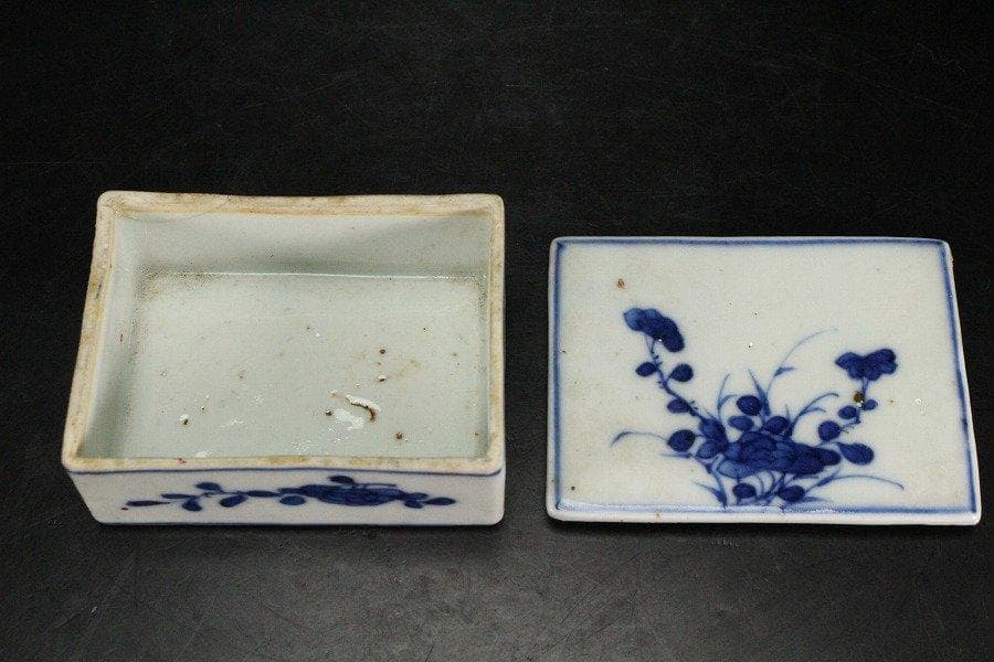 中国美術 青花 草花紋 四方 香合 蓋物 茶道具伝来 清 旧家蔵出
