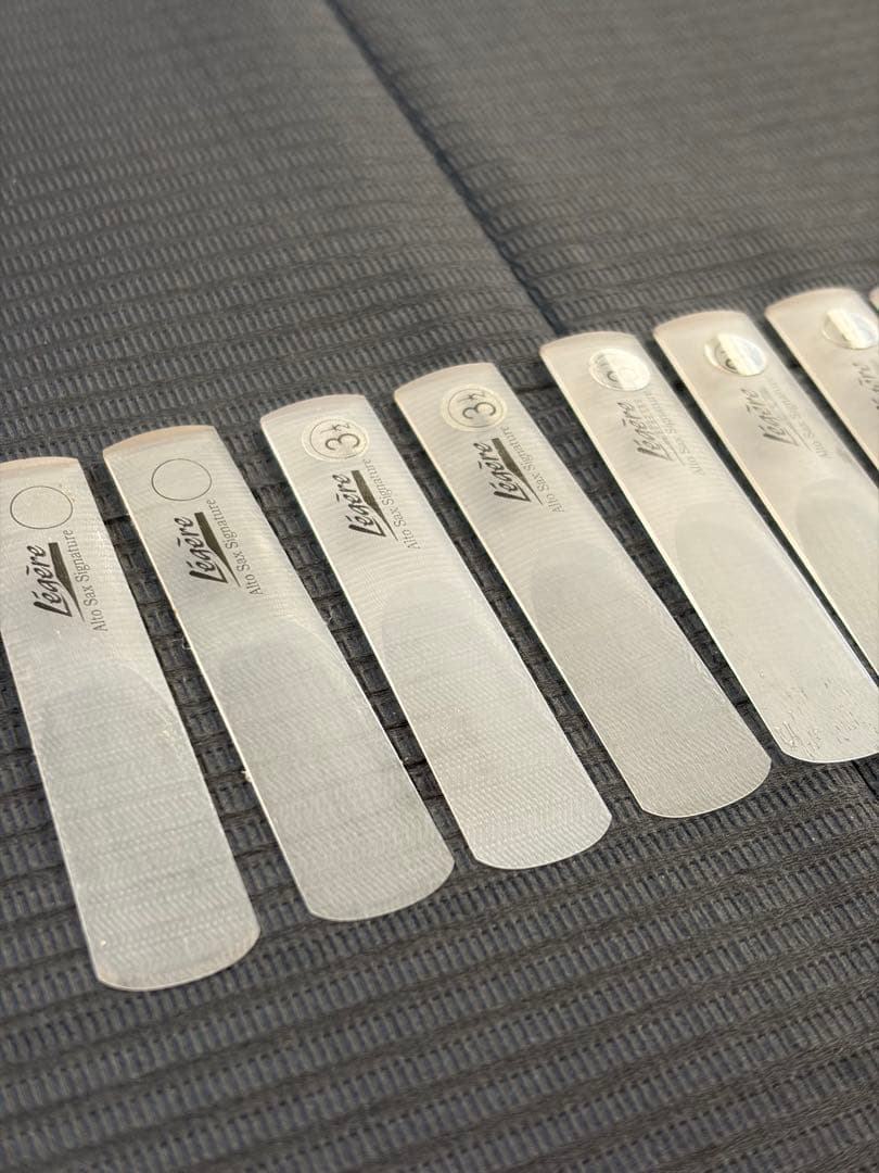 ⭐️値下げ！！　アルトサックス　レジェールリード 3 1/2 8枚 リードケース