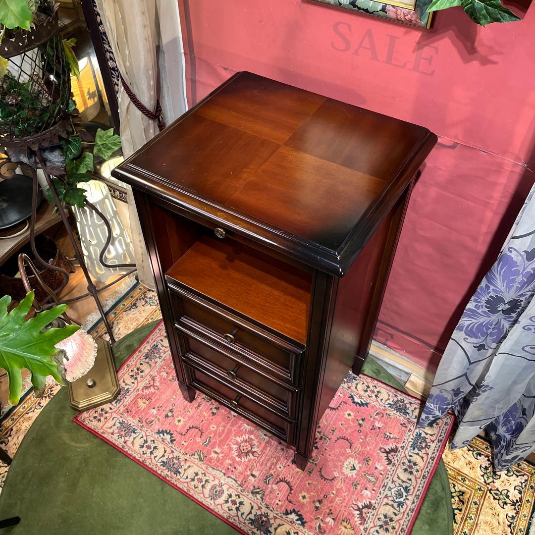 Sale KENT クラシカル　３DR アクセント　ホールキャビネット