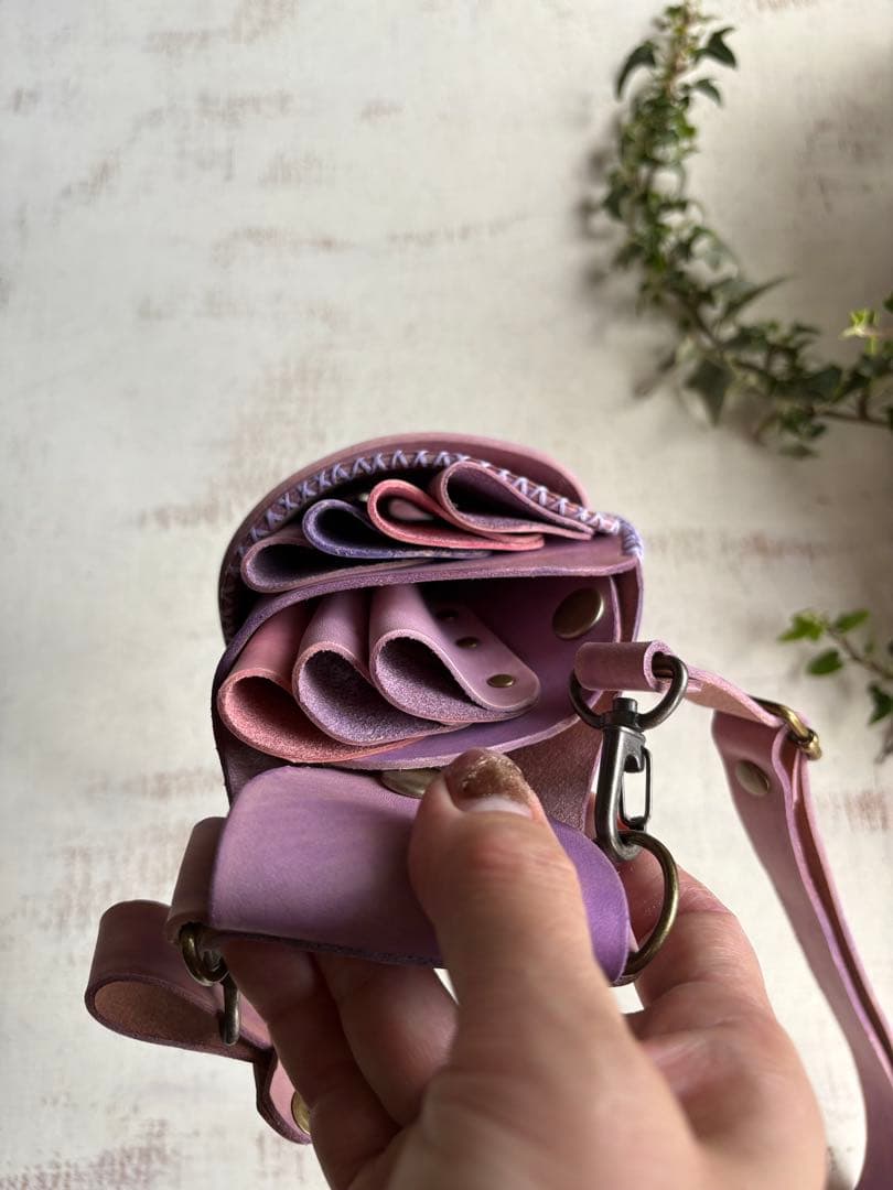 手染めラベンダー、ローズ型押しの軽量スリムシザーケース