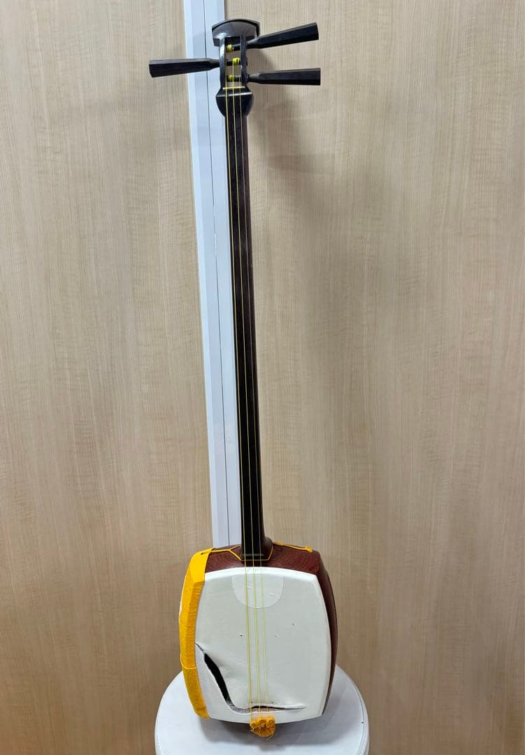 三味線 和楽器 弦楽器 紅木　紫檀 天然素材 破れあり