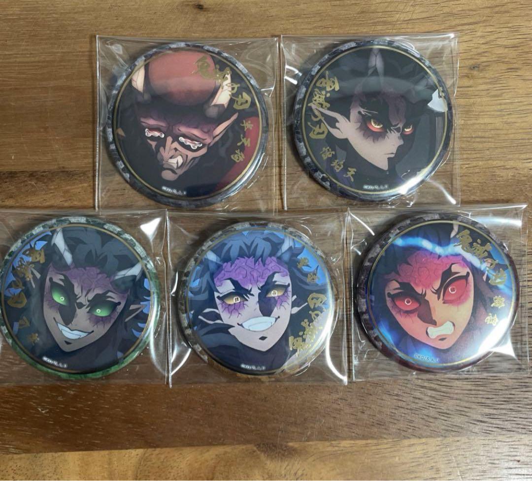 鬼滅の刃 刀鍛冶の里編 絵巻カフェ 箔押しランダム缶バッジ 57mm