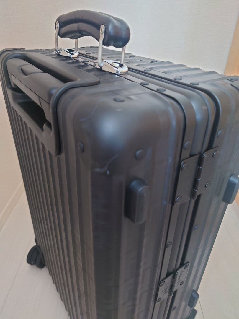 RIMOWA x FENDI ブラックキャリーケース