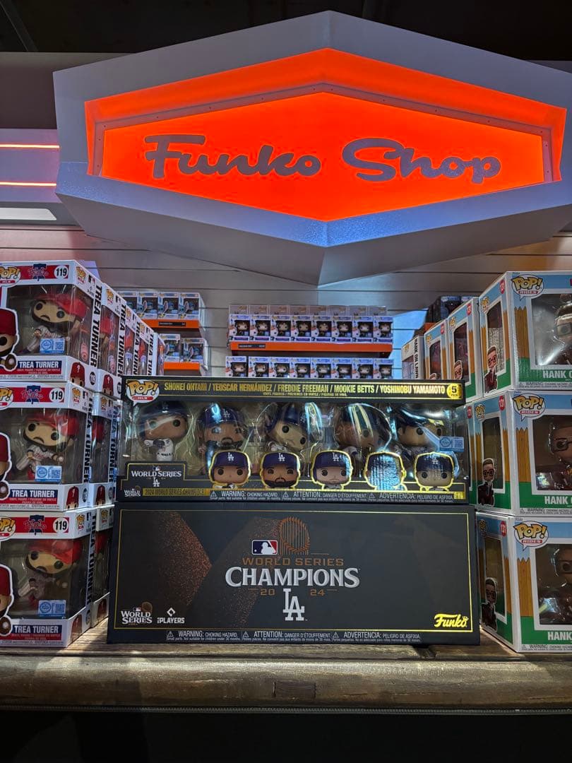 お値下げ‼️【限定品】ドジャース　ワールドシリーズチャンピオン5パック